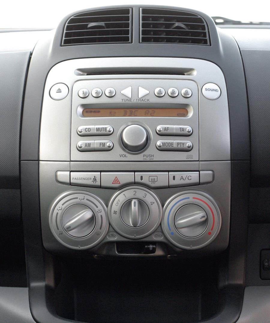  Daihatsu Sirion SE+ 2009 года  (фото 3 из 5)